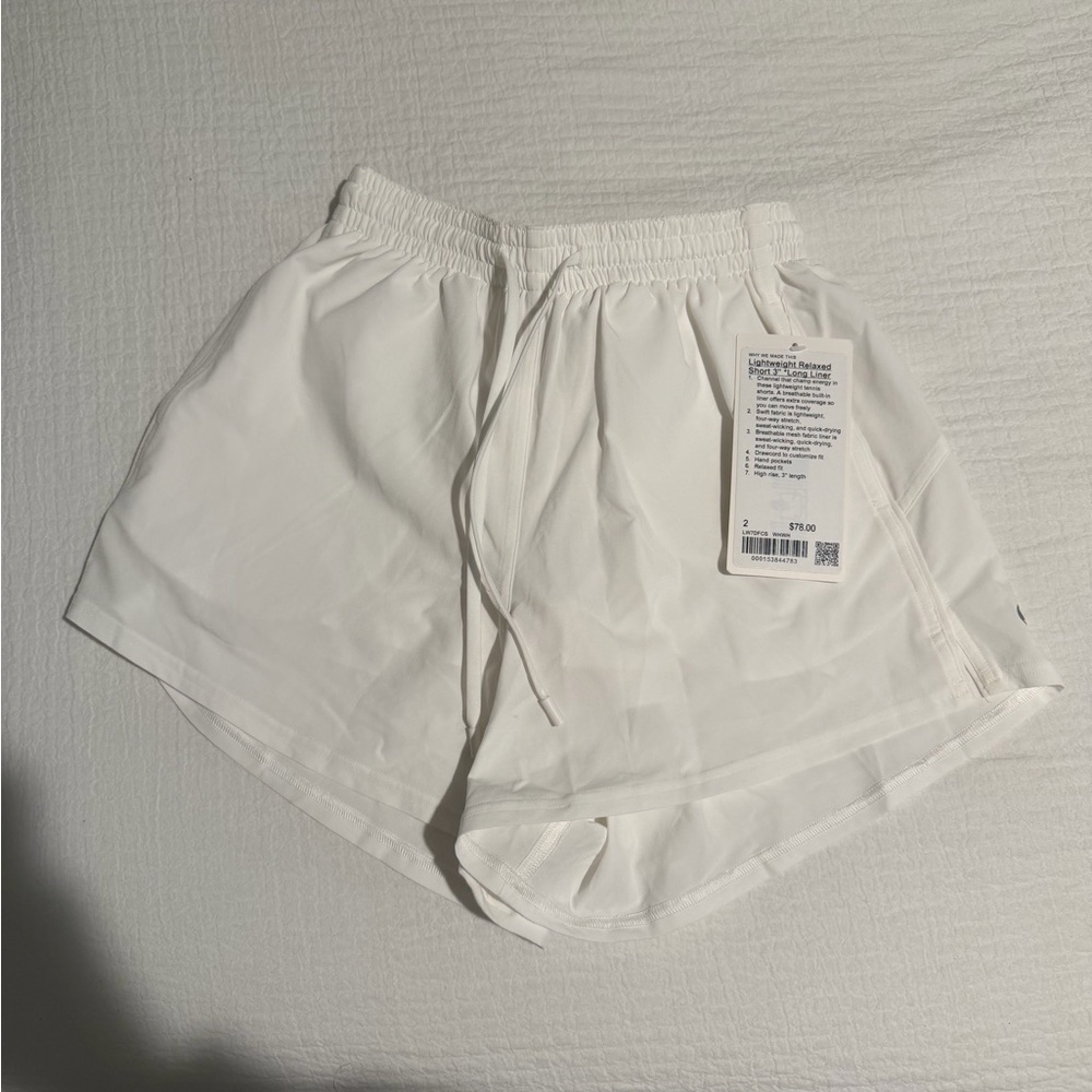 Lululemon Athletica White Relaxed Short 3” | Size 2 | White